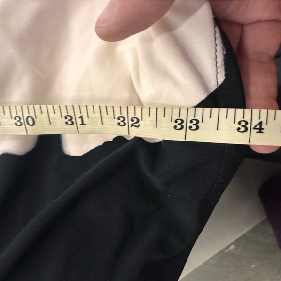 Ralph Lauren side pleated midi dress size
8 -black and creamy white - Picture 3 of 9